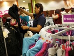 La idea es que siempre que vayamos de compras lo hagamos de forma inteligente, con un plan premeditado. ARCHIVO /