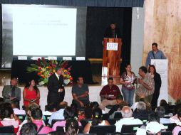 En la reunión, Luis Carlos Najera, explicó a los asistentes el proyecto de Fuerza Única. ESPECIAL /