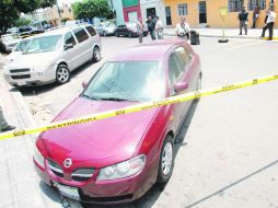 Santa Clemencia y la 56. Zona del enfrentamiento entre “conejeros” y uniformados, donde quedaron dañados varios vehículos estacionados. EL INFORMADOR /