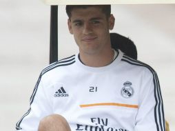 Álvaro jugaría en la Liga Premier en caso de darse la negociación. EFE /