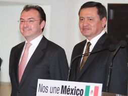 Osorio Chong (d) y Videgaray se reúnen en privado con los coordinadores de las tres principales bancadas en el Congreso. ARCHIVO /