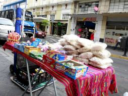 Buscarían que ambulantes se regularicen y acepten las responsibilidades que ello conlleva. ARCHIVO /