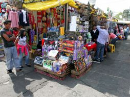 Vázquez considera que el jefe de inspectores da ''excusas'' en informe sobre el comercio informal. ARCHIVO /