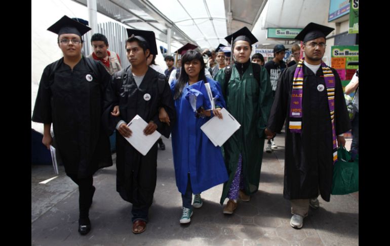 Los jóvenes activistas buscan tener una audiencia ante un juzgado de inmigración para pedir su permanencia en el país. ARCHIVO /