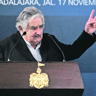 Mujica pretende regular la mariguana, no ''un viva la pepa''