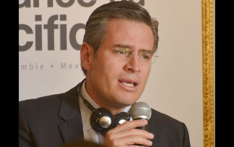 Francisco de Rosenzweig encabeza las conversaciones con la viceministra de Negociaciones Comerciales Internacionales de Panamá. ARCHIVO /