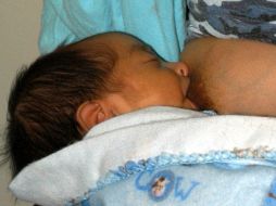Está demostrado que los niños alimentados con leche materna tienen menor riesgo de padecer sobrepeso y obesidad. ARCHIVO /