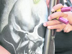 Autodefensa. Grupos de ciudadanos se han organizado para quitarle el control a la Policía. ESPECIAL /