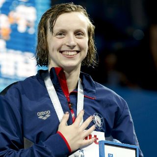 Katie Ledecky pulveriza otra marca mundial