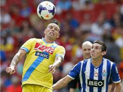 El ex de Pachuca (d) comienza a tener más minutos en el futbol europeo. EFE /