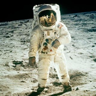Neil Armstrong, recordado a 83 años de su nacimiento