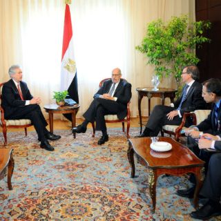 El jefe de Ejército egipcio se reúne con islamistas