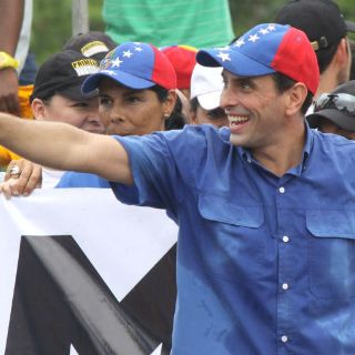 Gobierno de Morales critica visita de Capriles a Bolivia