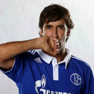 El Schalke busca recuperar a Raúl