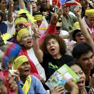 Policía tailandesa cita a usuarios de Facebook