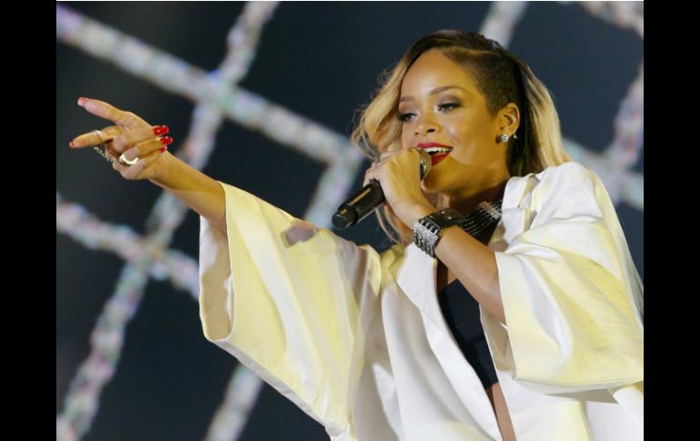 Rihanna aún se encuentra inmersa en su gira ''Diamonds World Tour''. ARCHIVO /