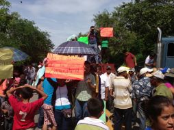 Los manifestantes piden que cese el desarme de la Policía Comunitaria en el estado. ARCHIVO /