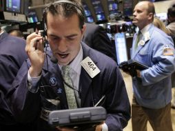 El Dow Jones, indicador más importante de Wall Streetm, alcanza las las 15 mil 533.53 unidades. ARCHIVO /