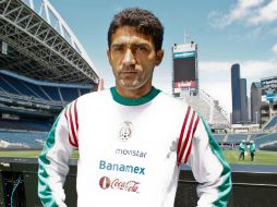 El ex futbolista cree que el jugador de Toluca podría ayudar al combinado mexicano. ARCHIVO /