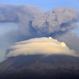 Popocatépetl emite columna de 1.5 kilómetros