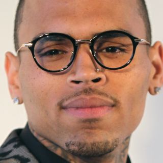 Chris Brown acude de manera voluntaria a prisión