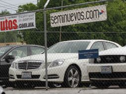 Señalan que la gente de deja influenciar porque son automóviles más baratos y relativamente en buen estado. ARCHIVO /