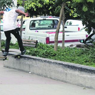 Piden dejar en paz a los “skatos” de Chapultepec