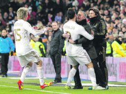 La relación de Ronaldo y Mourinho comenzó a romperse luego de que ''CR7'' criticara el plantemiento defensivo del Madrid en un Clásico. AP /