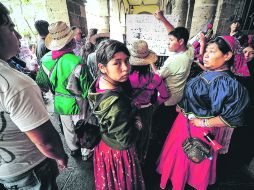 Artesanos Unidos de Guadalajara se manifestaron debido a que la Dirección de Inspección y Vigilancia retiró a 150 comerciantes. EL INFORMADOR /