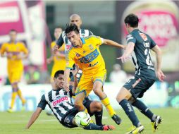 Lucas Lobos (con el balón) es uno de los recientes naturalizados que puede convocar ''el Chepo''. MEXSPORT /