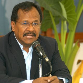 El PRD no discutirá su permanencia en Pacto por México