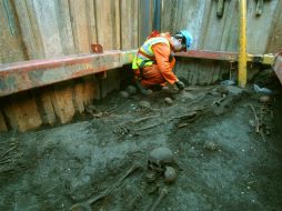 El proyecto arqueológico va desvelando gota a gota distintos tesoros que permanecen ocultos bajo el suelo de Londres. EFE /