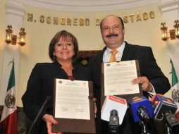 Se destaca el trabajo del Gobernador de Chihuahua César Duarte y su homóloga, Susana Martínez por la mejora de sus entidades. ARCHIVO /