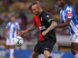 Vicente Matías Vuoso (centro) fue la clave del partido para el Atlas.  /