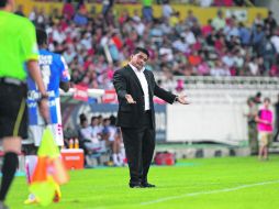 El técnico del Atlas, Omar Asad,  sorprendió con una alineación con varios juveniles, anoche en el Jalisco ante los Tuzos. EL INFORMADOR /