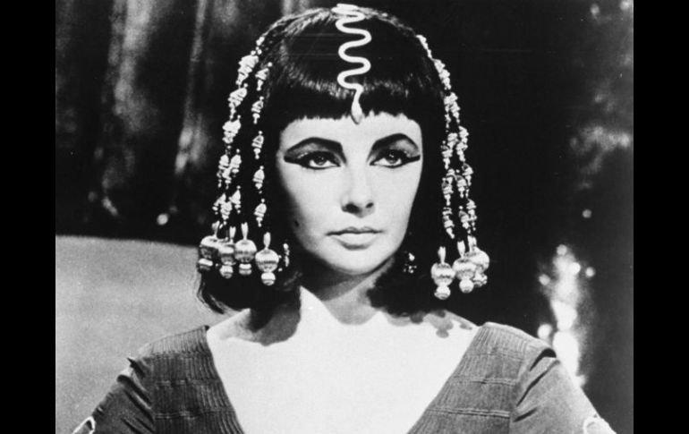 La vida de la reina ha sido llevada numerosas veces al cine, contando la historia de amor entre Julio César y ella. ARCHIVO /