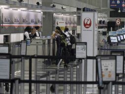 Agentes de aduanas del aeropuerto de Nueva York enfermaron luego de oler un paquete sospechoso. ARCHIVO /
