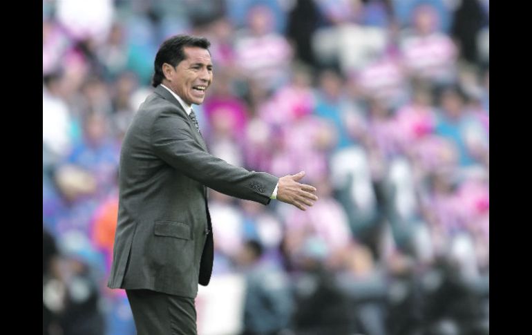 El sábado ante Cruz Azul, ''el Maestro'' rompió una racha de 10 años que mantenía Chivas invicto en el Estadio Azul. MEXSPORT /