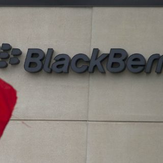 BlackBerry estudia alternativas estratégicas