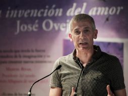 El ganador del Premio Alfaguara de Novela, inició su gira de prompción continental en México. ARCHIVO /