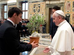 Lio vive una jornada ''especial'' con su compatriota, el Papa Francisco. AP /
