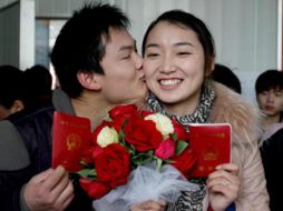 Los regalos por excelencia en el día de San Valentín chino son las flores y los bombones. ESPECIAL /