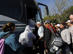 En hechos diferentes 43 migrantes de origen guatemalteco fueron asegurados en un autobús comercial en SLP por la Policía Federal. ARCHIVO /