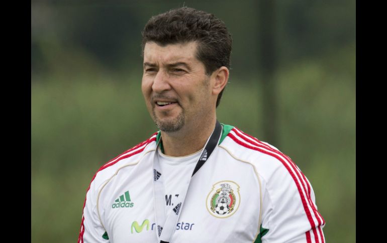 De la Torre ha sido criticado tras las eliminaciones en Confederaciones y Copa Oro. AFP /