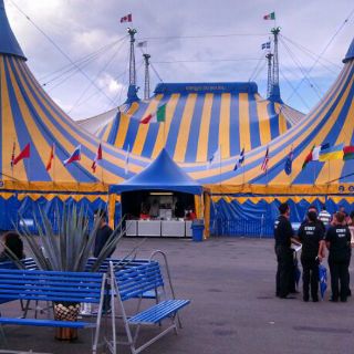 El show comienza afuera