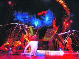 Para lograr la perfección en los números del show, los artistas dedicaron horas no sólo al dominio de sus cuerpos. ESPECIAL /