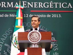 La iniciativa de reforma energética enviada por Peña Nieto modifica los artículos 27 y 28 de la Constitución. ARCHIVO /