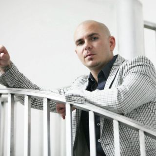Pitbull participa en la creación de centro educativo