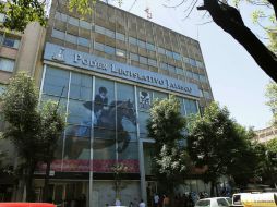 En el proyecto de Presupuesto  del 2013, los diputados incluyeron ingresos por la venta del edificio de Juárez. ARCHIVO /