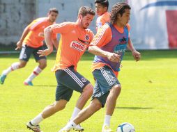 Antonio Gallardo (i) sabe que le deben los triunfos a la afición.  /